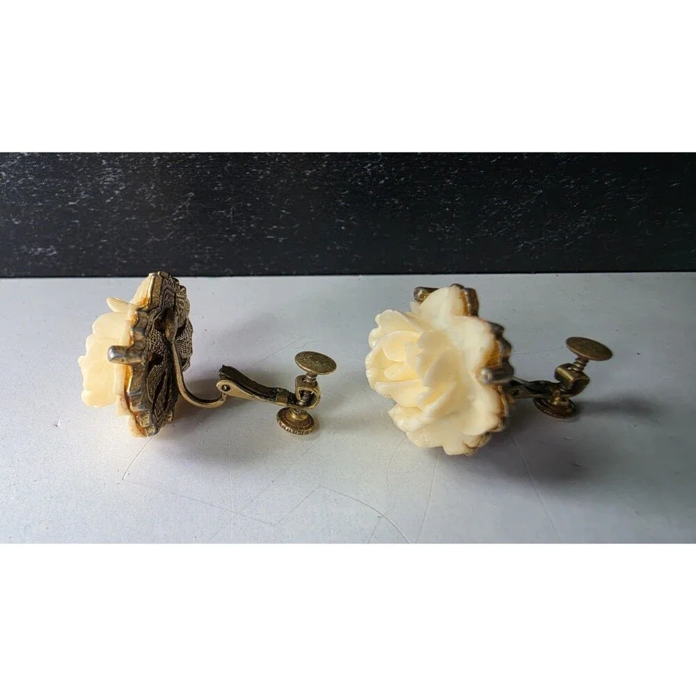 Celluloid Floral Gold Tone Metal Clip-on Screwback Earrings Vintage